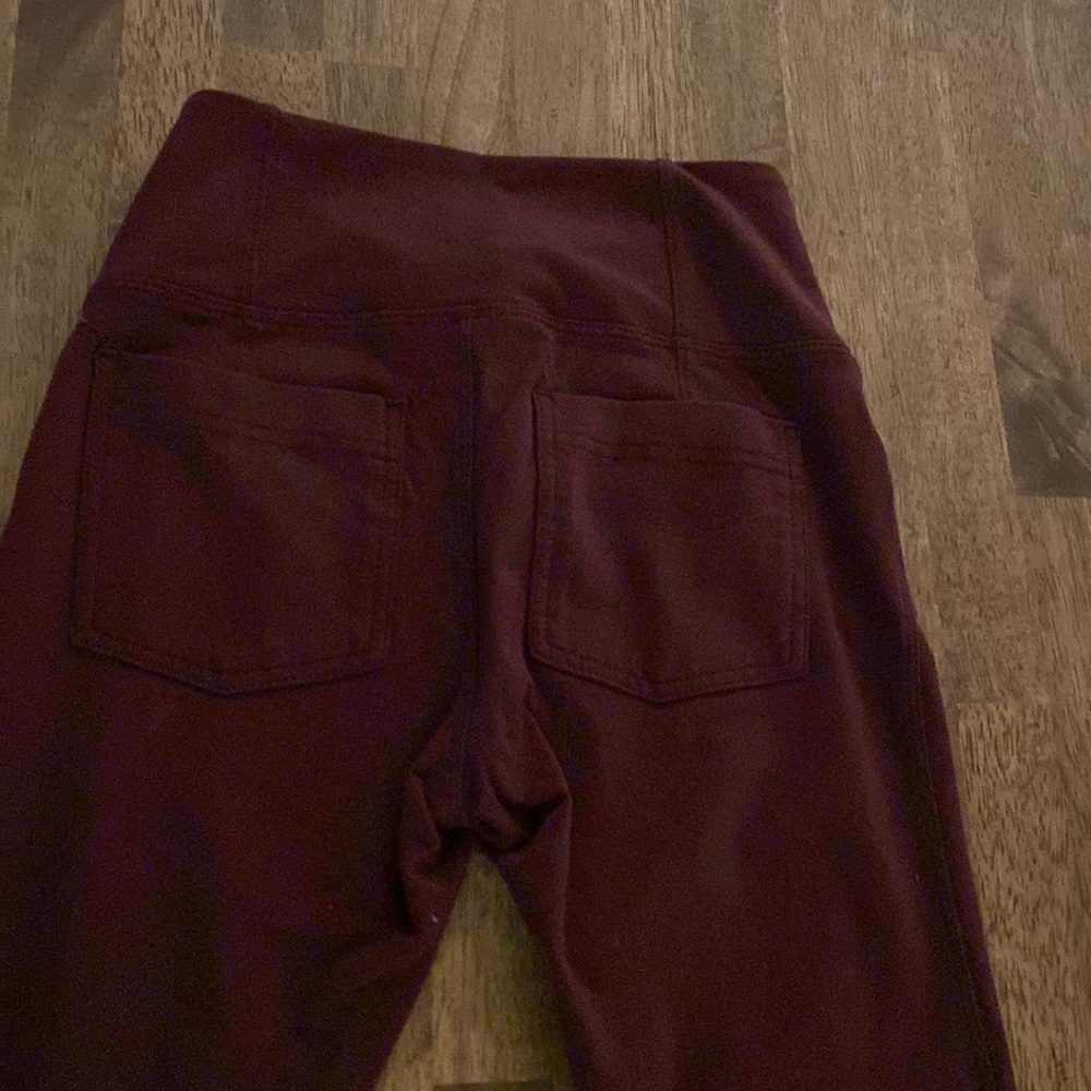 Athleta great stretchy yoga pants with great front and back pockets! - Picture 11 of 14